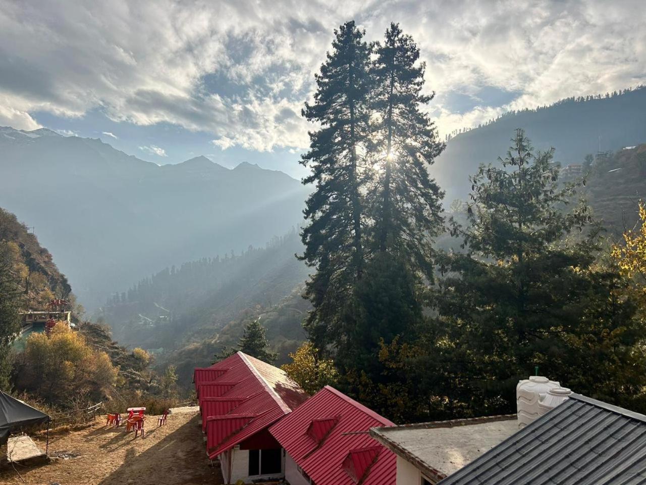 Lord Shiva Dimension Hotel Tosh Buitenkant foto