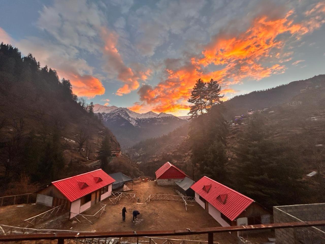 Lord Shiva Dimension Hotel Tosh Buitenkant foto