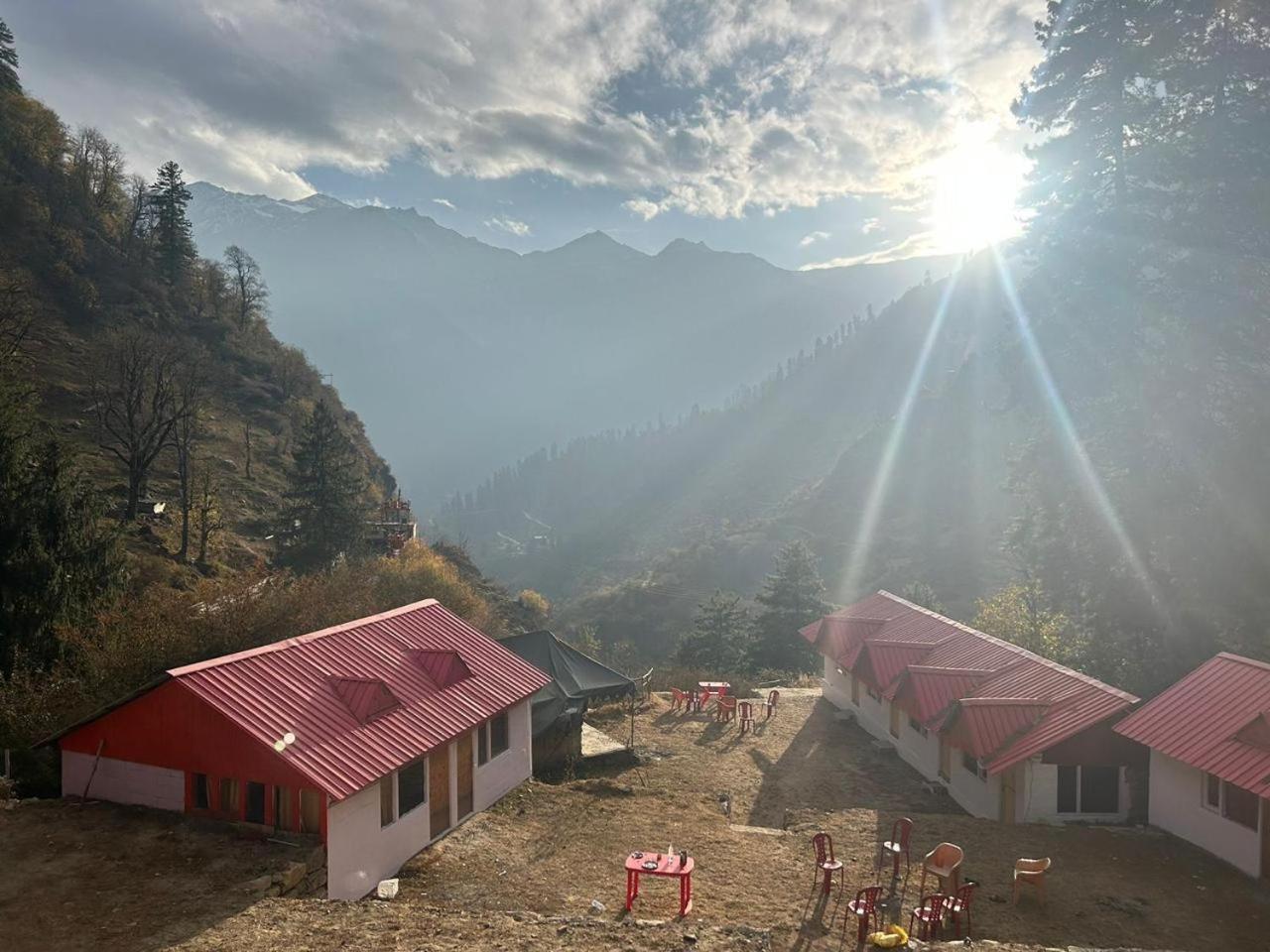 Lord Shiva Dimension Hotel Tosh Buitenkant foto